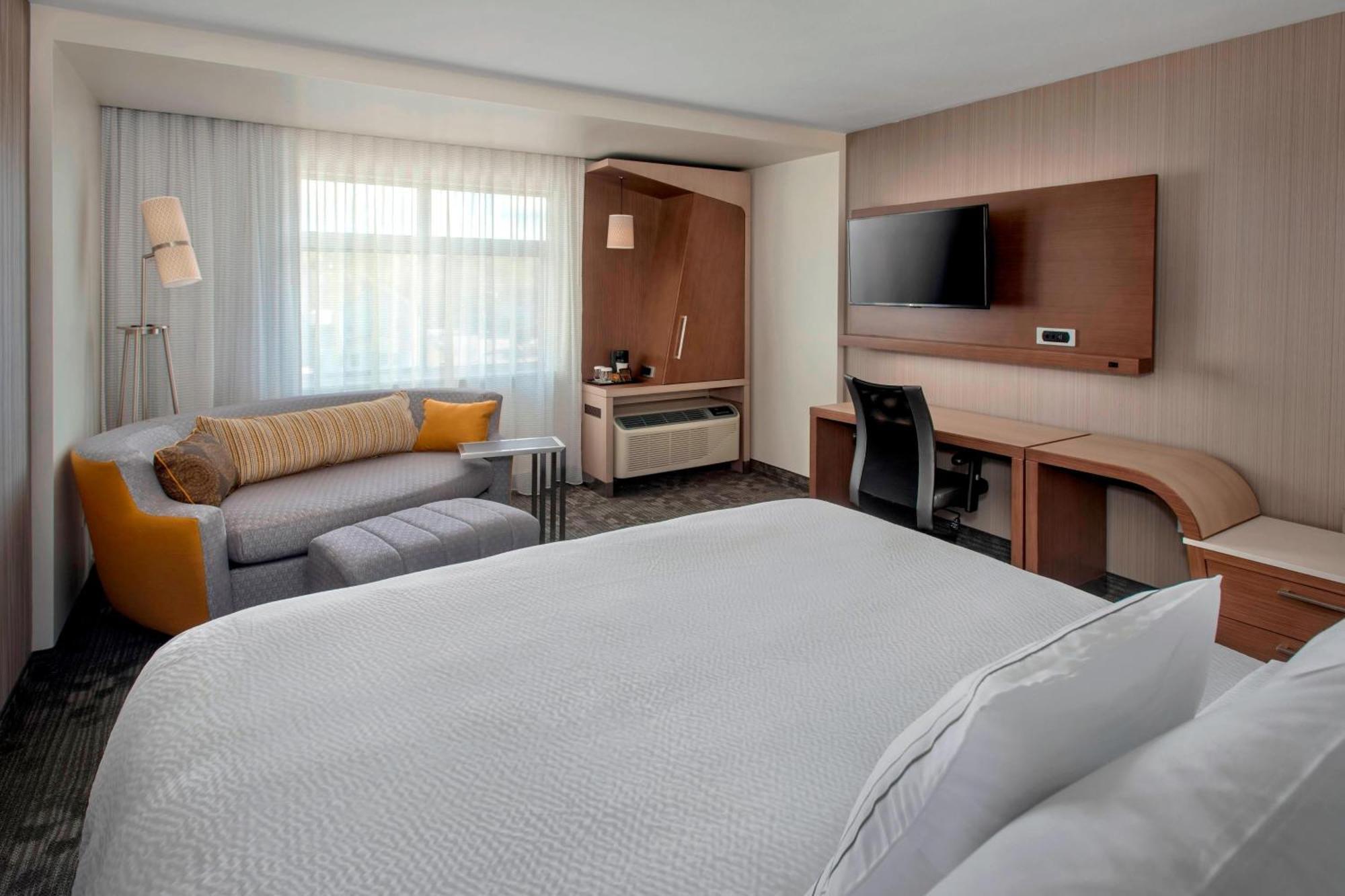 Courtyard By Marriott Schenectady At Mohawk Harbor
