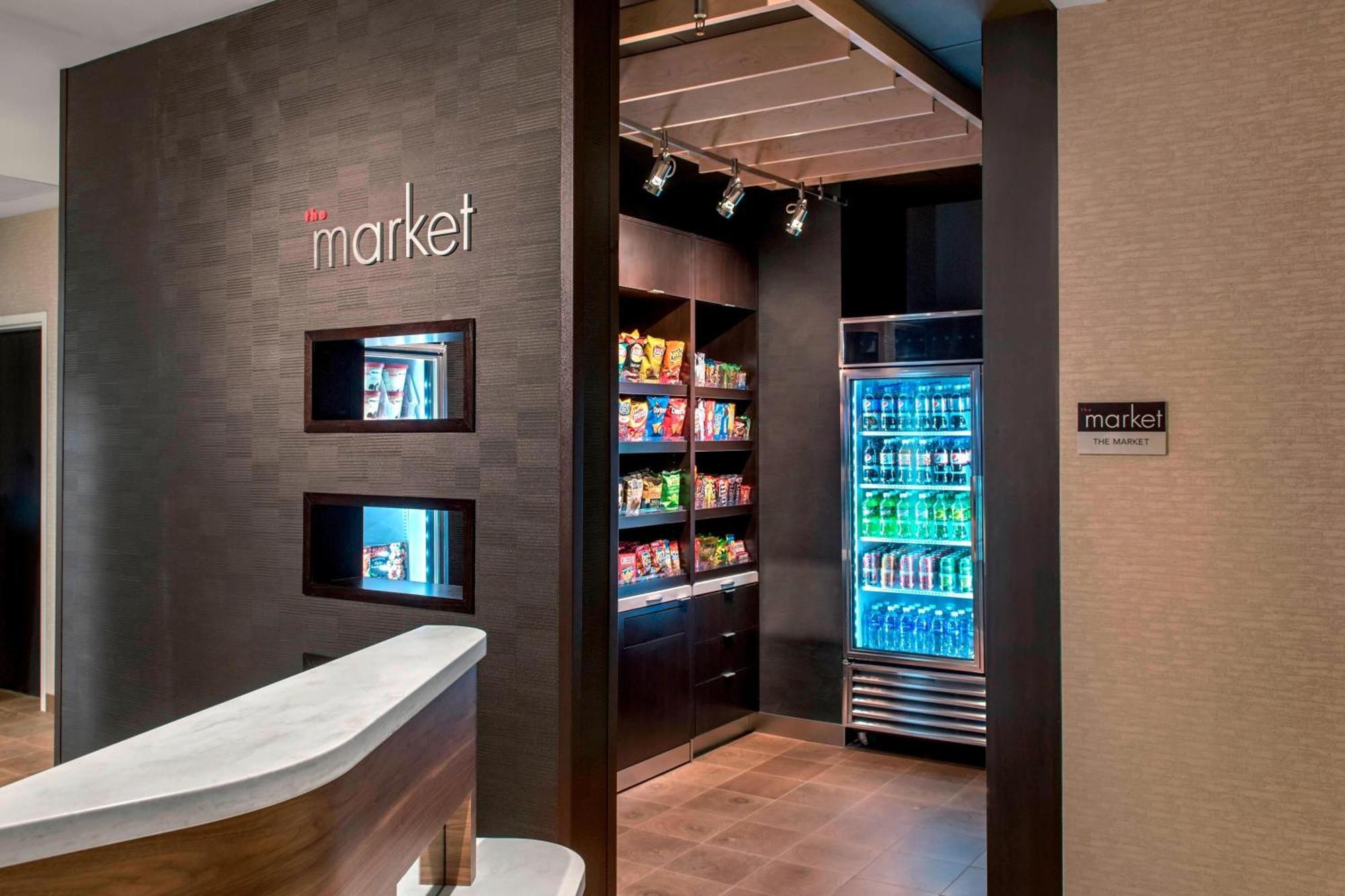 Courtyard By Marriott Schenectady At Mohawk Harbor Hotel