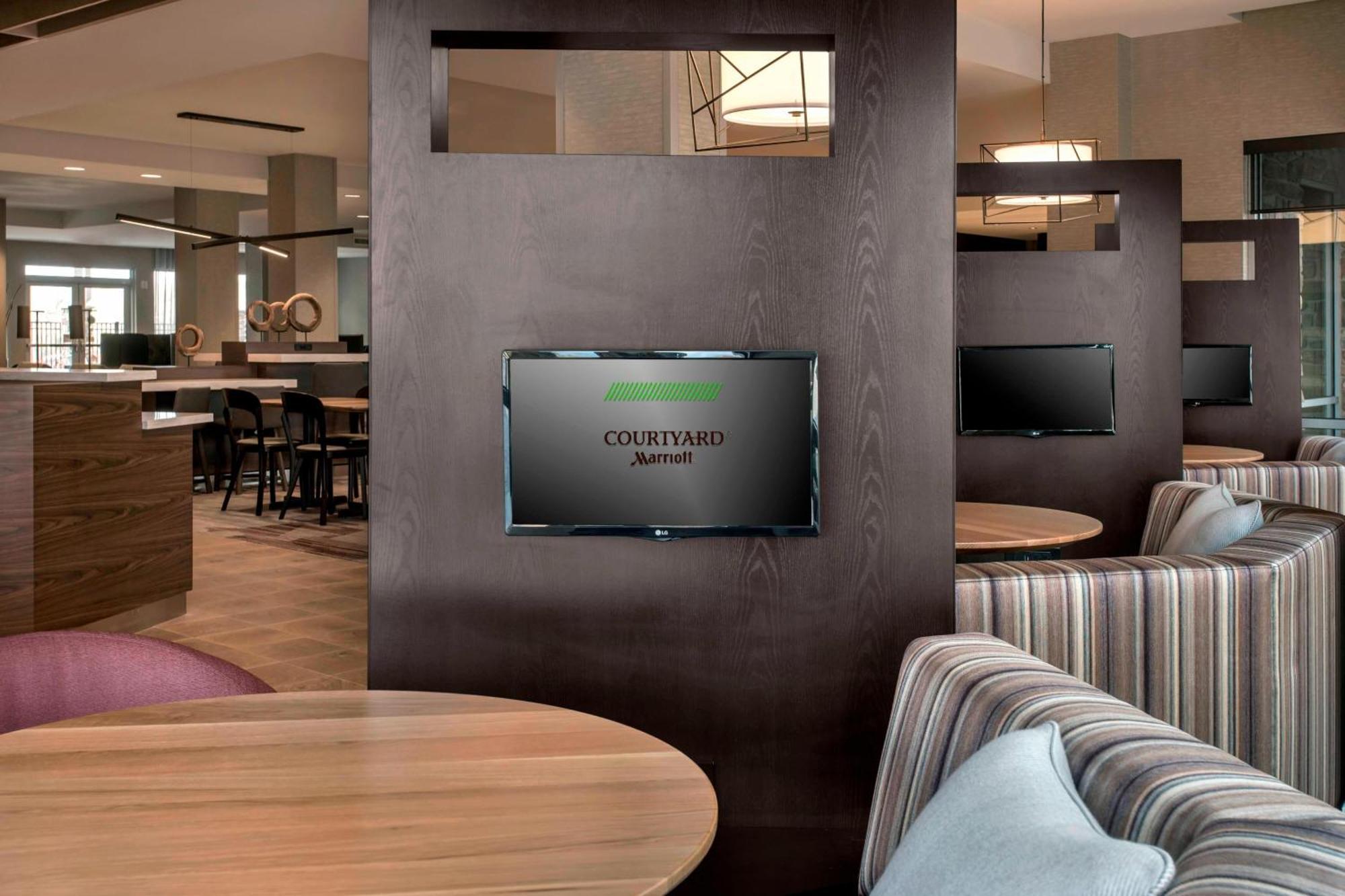 Courtyard By Marriott Schenectady At Mohawk Harbor