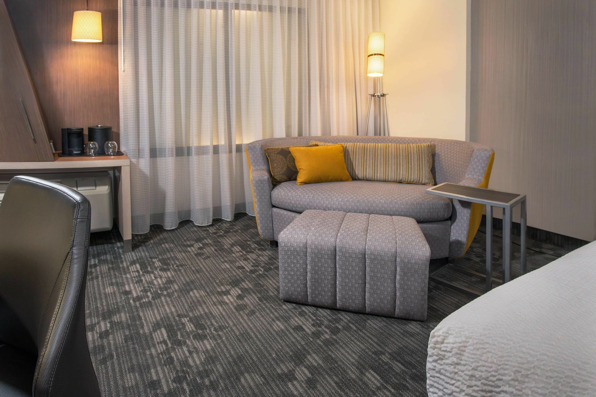 Courtyard By Marriott Schenectady At Mohawk Harbor Hotel 3*